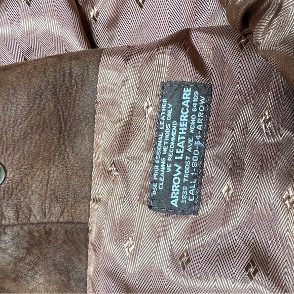 Remy Leather Men’s Brown Vest with Rustic Charm Size L - Picture 5 of 11